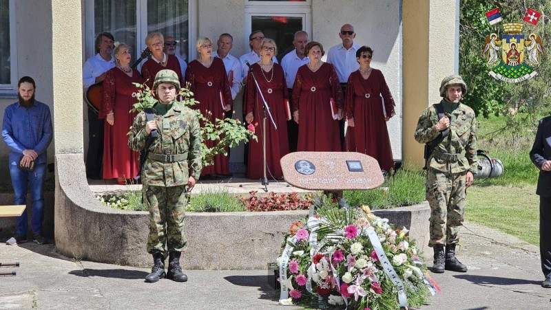 КОМЕМОРАТИВНОМ СВЕЧАНОШЋУ ОБЕЛЕЖЕНО ЧЕТВРТ ВЕКА ОД ПОГИБИЈЕ ЖИВАНА ПЕТРОВИЋА