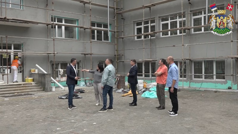 ОШ „ПОПИНСКИ БОРЦИ“ - НАСТАВЉЕНА УЛАГАЊА У ШКОЛСКЕ ОБЈЕКТЕ 