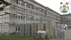 ОШ „ПОПИНСКИ БОРЦИ“ - НАСТАВЉЕНА УЛАГАЊА У ШКОЛСКЕ ОБЈЕКТЕ 