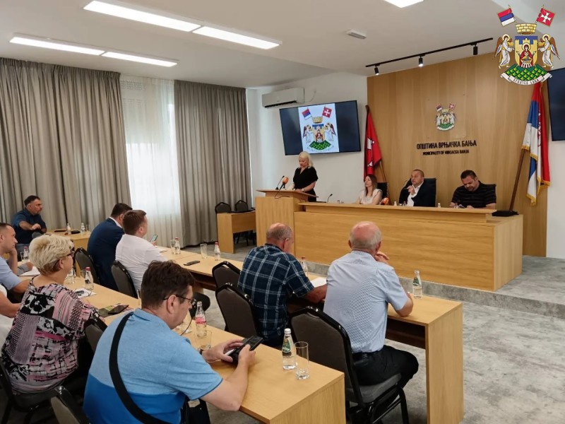 ОДБОРНИЦИ СКУПШТИНЕ ИЗГЛАСАЛИ РЕШЕЊЕ О ДОДЕЛИ ПРИЗНАЊА ПОВОДОМ ДАНА ОПШТИНЕ 14. ЈУЛА