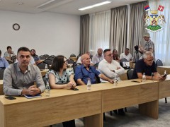 ВАНРЕДНО ЗАСЕДАЊЕ ВЕЋА ВРЊАЧКА БАЊА: РАЗМАТРАНЕ ВАЖНЕ ОДЛУКЕ У ОБЛАСТИ ФИНАНСИЈА, ИНФРАСТРУКТУРЕ И РАЗВОЈА РУРАЛНОГ ТУРИЗМА