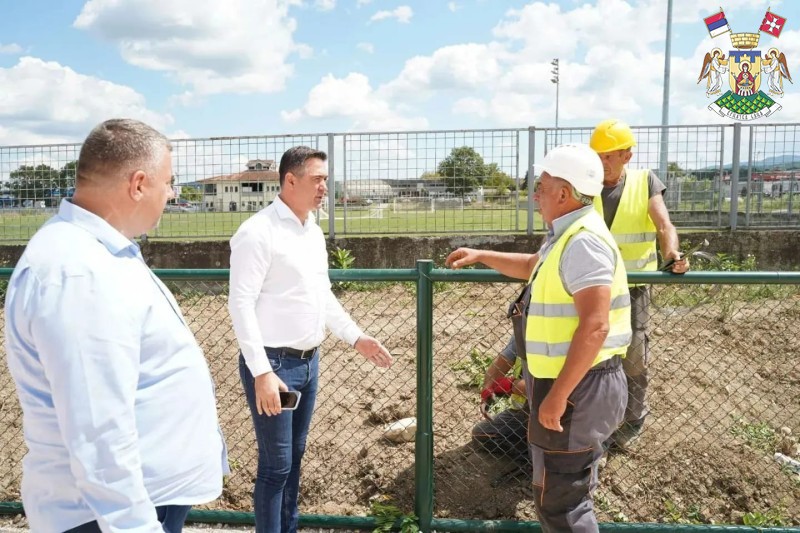 ПРИВОДЕ СЕ КРАЈУ РАДОВИ НА НОВОМ ФУДБАЛСКОМ ТЕРЕНУ У ВРЊЦИМА