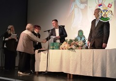 УРУЧЕНО 160 НОВИХ БОРАЧКИХ ЛЕГИТИМАЦИЈА 