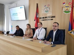 ОДРЖАНА ЈАВНА РАСПРАВА О НАЦРТУ ЛОКАЛНОГ АКЦИОНОГ ПЛАНА ЗА СОЦИЈАЛНО УКЉУЧИВАЊЕ РОМА И РОМКИЊА У ВРЊАЧКОЈ БАЊИ