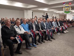 ВРЊАЧКА БАЊА ОКУПИЛА МЛАДЕ ИЗ СРБИЈЕ И РЕПУБЛИКЕ СРПСКЕ НА МАНИФЕСТАЦИЈИ „СВИ ЗАЈЕДНО ЗА ЈАЧУ СРБИЈУ“