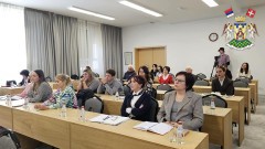 ОДРЖАН ОКРУГЛИ СТО О СМАЊЕЊУ ДИСКРИМИНАЦИЈЕ СТАРИЈИХ ОСОБА