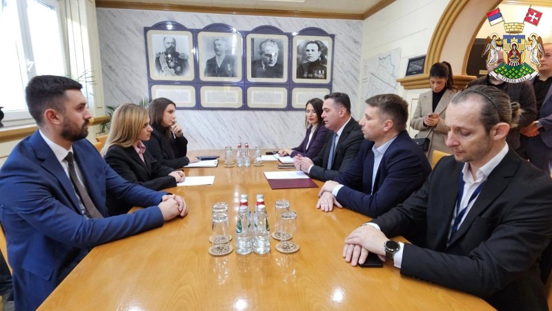 ЗАЈЕДНИЧКИ НАПОРИ ЗА ПОДРШКУ ПОРОДИЦАМА