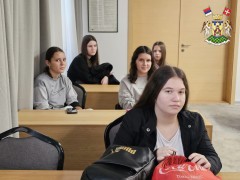 УЧЕНИЦИ ОШ „ПОПИНСКИ БОРЦИ“ ПОСЕТИЛИ ОПШТИНУ ВРЊАЧКА БАЊА