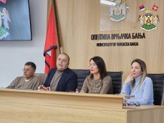 УЧЕНИЦИ ОШ „ПОПИНСКИ БОРЦИ“ У ПОСЕТИ ОПШТИНИ ВРЊАЧКА БАЊА