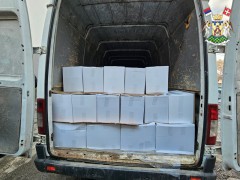 ПОДЕЉЕНИ ПАКЕТИ ХРАНЕ НАЈУГРОЖЕНИЈИМ ПОРОДИЦАМА ИЗБЕГЛИЦА И ИНТЕРНО РАСЕЉЕНИХ ЛИЦА У ВРЊАЧКОЈ БАЊИ