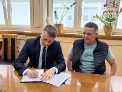 ПОТПИСАНИ УГОВОРИ О ДОДЕЛИ ПОДСТИЦАЈА ЗА СЕОСКИ ТУРИЗАМ 