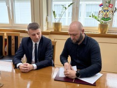 ПОТПИСАНИ УГОВОРИ О ДОДЕЛИ ПОДСТИЦАЈА ЗА СЕОСКИ ТУРИЗАМ 