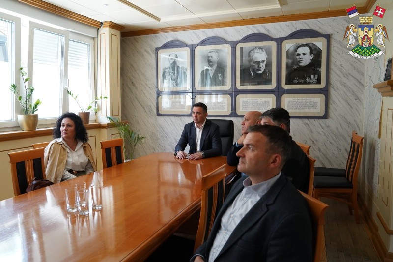PREDSTAVLjEN PROJEKAT OSVETLjENjA SPOMEN-PARKA 