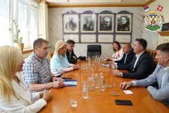 У ВРЊАЧКОЈ БАЊИ ОТВОРЕН ШАЛТЕР ЗА ПРЕДУЗЕТНИКЕ - ПОДРШКА ПРИВРЕДИ НА ДОХВАТ РУКЕ