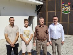 МИНИСТАР ГЛАМОЧИЋ И ПРЕДСЕДНИК ОПШТИНЕ ЂУРОВИЋ ОБИШЛИ ГАЗДИНСТАВА ПОРОДИЦА ЦВЕТКОВИЋ И ТОШИЋ
