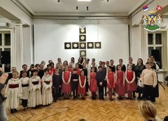 ПОДЕЛА НОВОГОДИШЊИХ ПАКЕТИЋА ЗА УЧЕСНИКЕ КУЛТУРНИХ И ОМЛАДИНСКИХ ПРОГРАМА