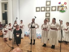 ПОДЕЛА НОВОГОДИШЊИХ ПАКЕТИЋА ЗА УЧЕСНИКЕ КУЛТУРНИХ И ОМЛАДИНСКИХ ПРОГРАМА