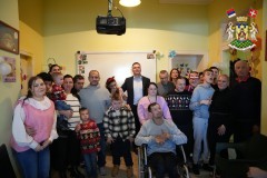 ПОДЕЛА НОВОГОДИШЊИХ ПАКЕТИЋА ЗА УЧЕСНИКЕ КУЛТУРНИХ И ОМЛАДИНСКИХ ПРОГРАМА