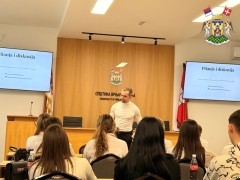 ОДРЖАНО ПРЕДАВАЊЕ О РАЗВОЈУ И ПЛАСИРАЊУ ТУРИСТИЧКОГ ПРОИЗВОДА И МАНИФЕСТАЦИЈА 