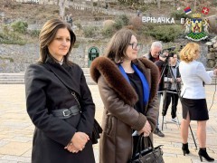 СНАЖНА ПОРУКА ИЗ ВРЊАЧКЕ БАЊЕ: „ПОСТОЈИ ИЗЛАЗ“ ИЗ ВРШЊАЧКОГ НАСИЉА