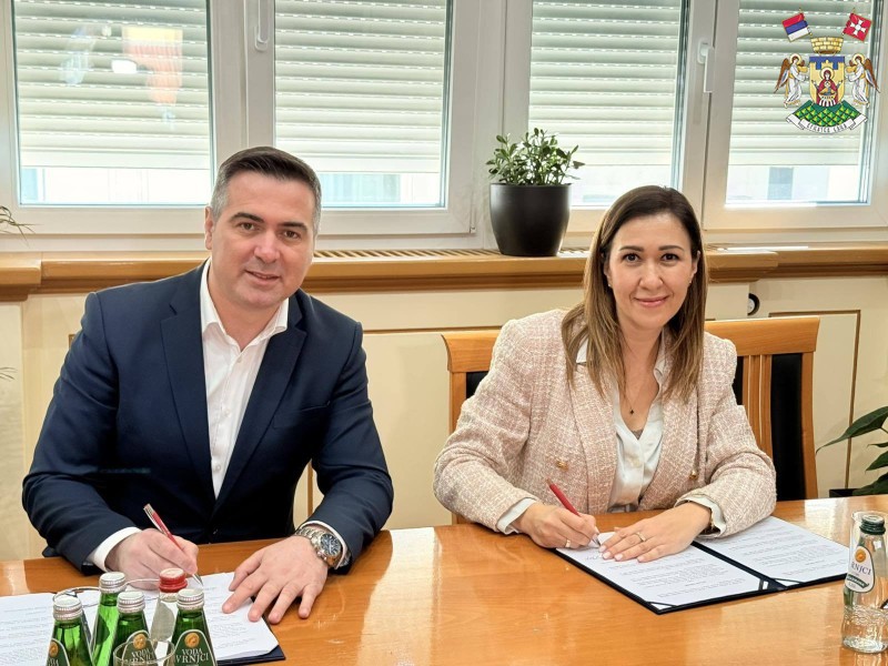 ПОТПИСАН МЕМОРАНДУМ О САРАДЊИ ЗА НОВИ СТАМБЕНИ ОБЈЕКАТ ЗА ИНТЕРНО РАСЕЉЕНА ЛИЦА