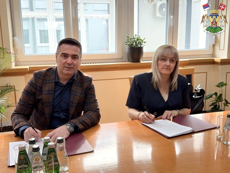 ПОТПИСАН УГОВОР ЗА РЕАЛИЗАЦИЈУ ПРОЈЕКТА „СРБИЈА НА ДЛАНУ