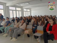 У ВРЊАЧКОЈ ГИМНАЗИЈИ ОДРЖАНА РАДИОНИЦА О КУЛТУРИ ГОВОРА 
