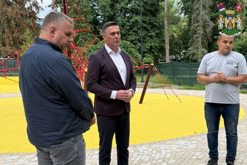 ВРЊАЧКА БАЊА ДОБИЈА МОДЕРАН ДЕЧИЈИ ПАРК И ТЕРЕТАНУ НА ОТВОРЕНОМ